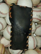 Baseball Glove Cigar Case - Cooper - 3up3down Leather